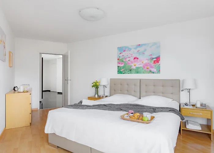 Swiss Star Oerlikon - Self Check-in Zürich